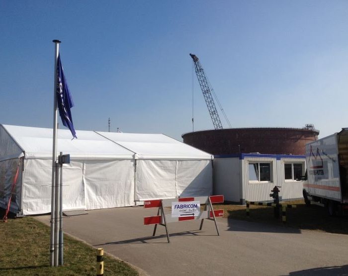 Werktent met zeilen